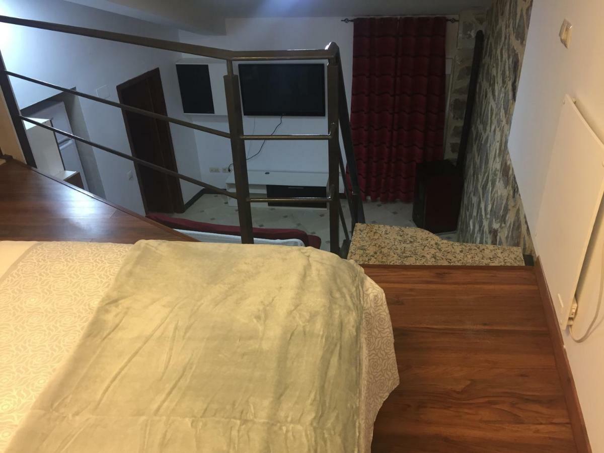 Apartamento Arco Del Cristo Caces Buitenkant foto